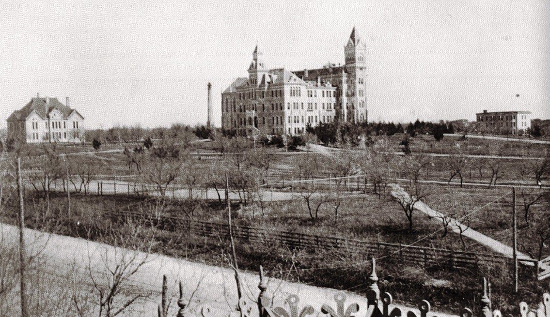 campus-1898